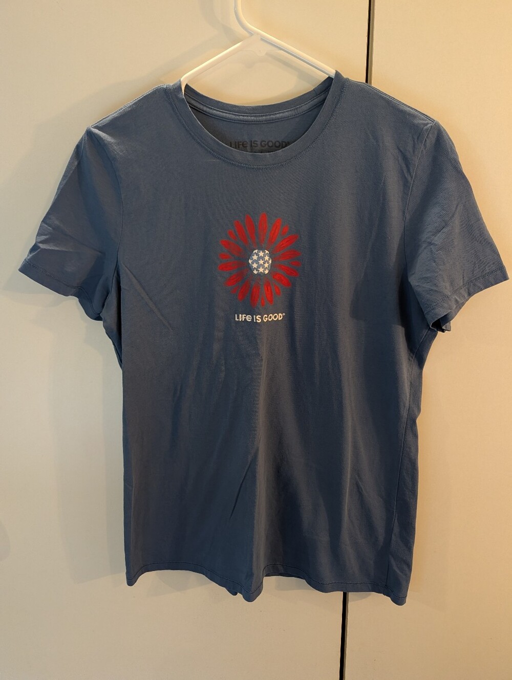 Life Is Good Woman's M Blue Tee with Red Sunflower Graphic